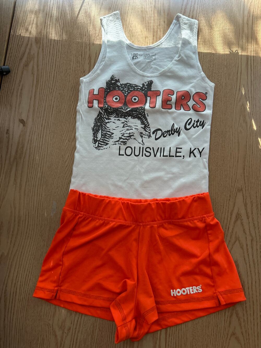 b1 Womens 2pc Hooters Girl Worn Uniform Tank Louisville Shorts Xs Waist 11.5-15”